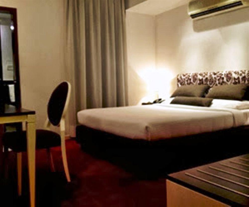 Hotel Treebo Trend Wilson Garden Bangalore Esterno foto